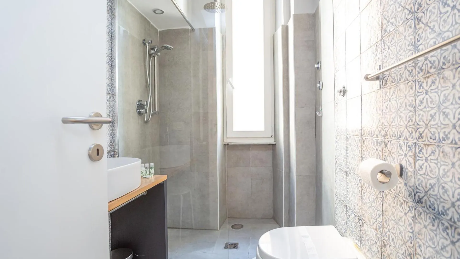 Elegantis Des Artistes Apartment Rome